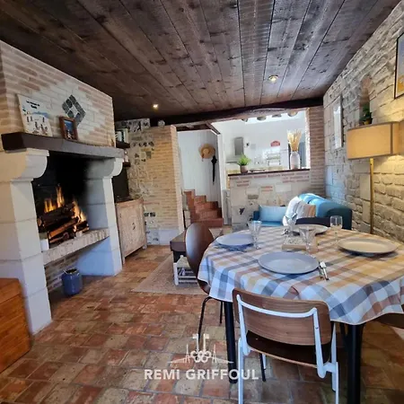 Tatil Evi La Terrasse De Sacha House With Terrace & Fireplace 4 Guests